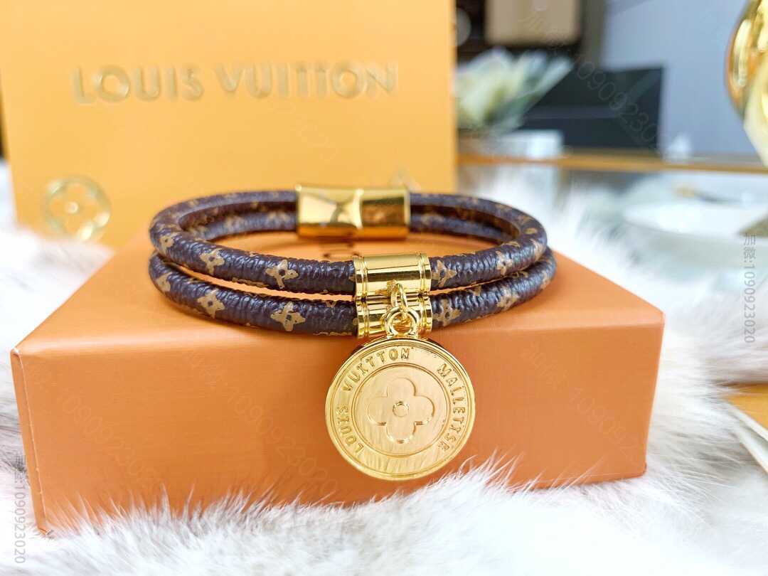 Louis Vuitton 路易威登 LV老花圆牌手链