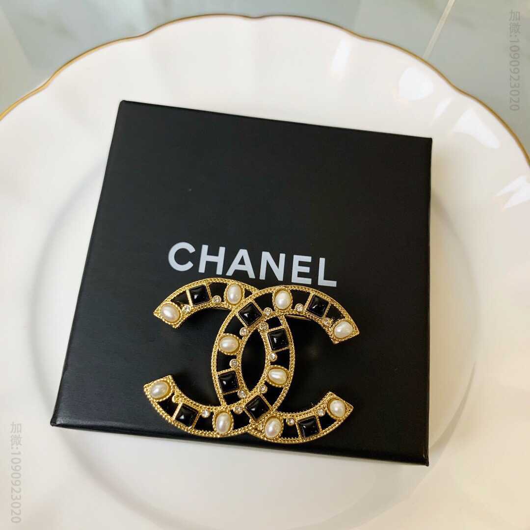 19秋冬新款 CHANEL香奈儿双c黑色镂空带钻珍珠胸针