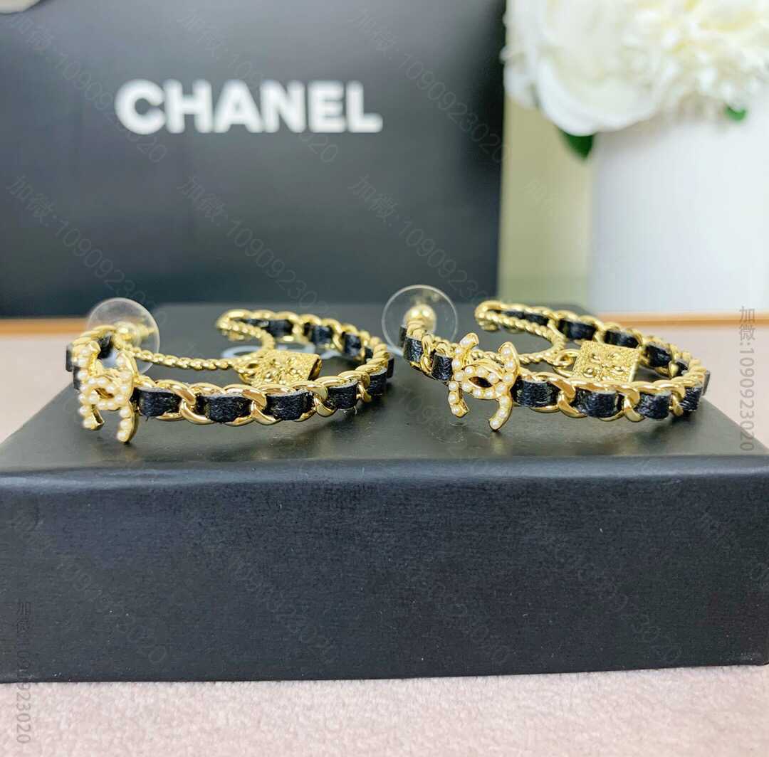 新款 CHANEL香奈儿黑皮绳耳钉耳环