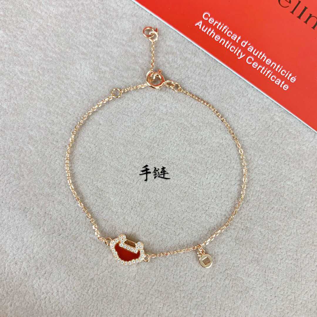 19款Qeelin麒麟 Yu Yi 系列 玫瑰金 小红锁 18k金电镀 镶嵌钻石红玛瑙手链