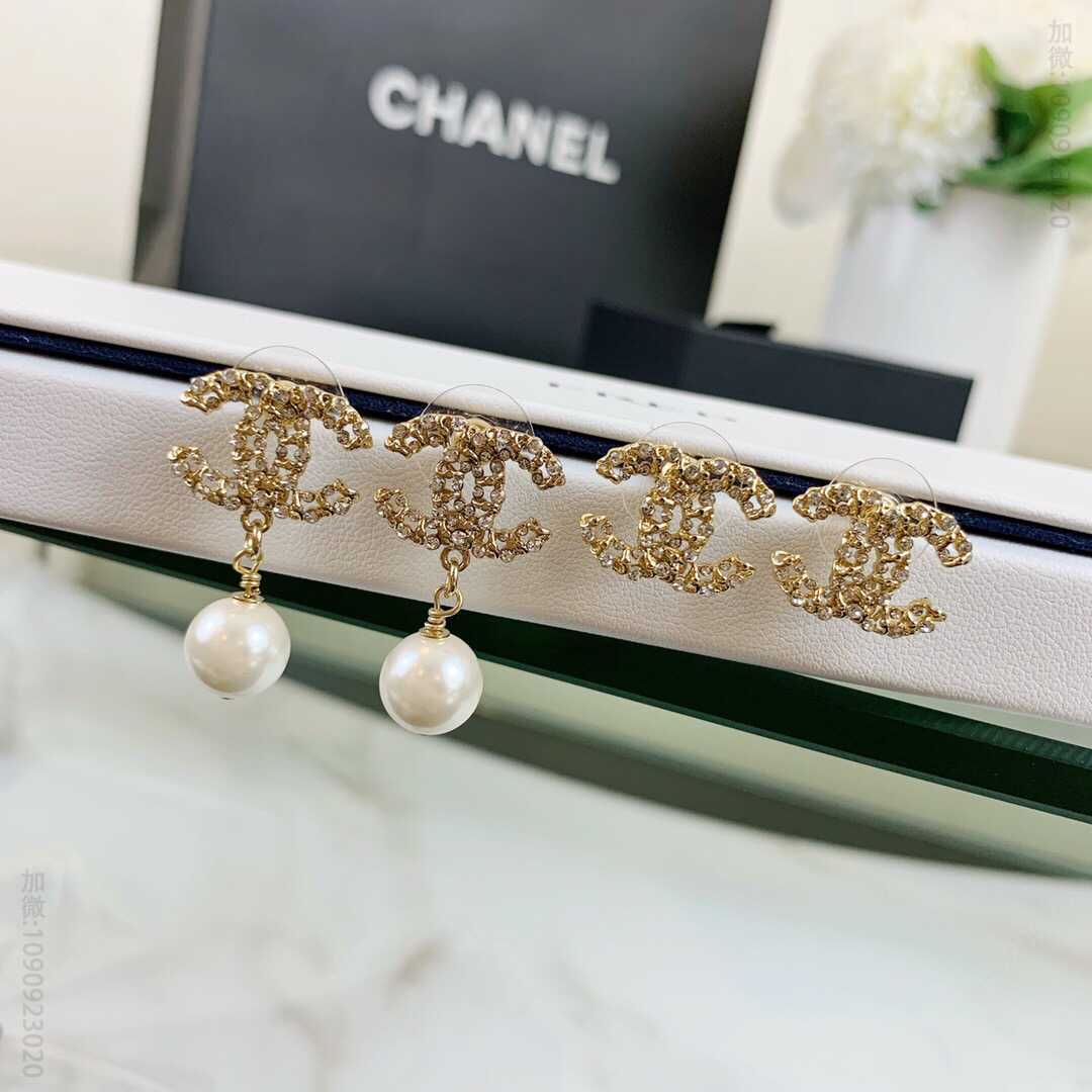 新款 CHANEL香奈儿双c珍珠款耳钉款耳环