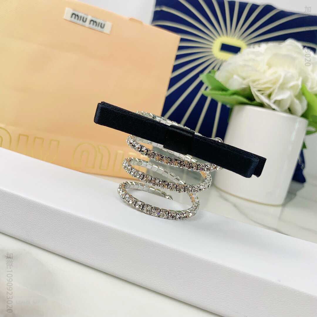 19年MiuMiu缪缪新款银色满钻弹力蝴蝶结手镯