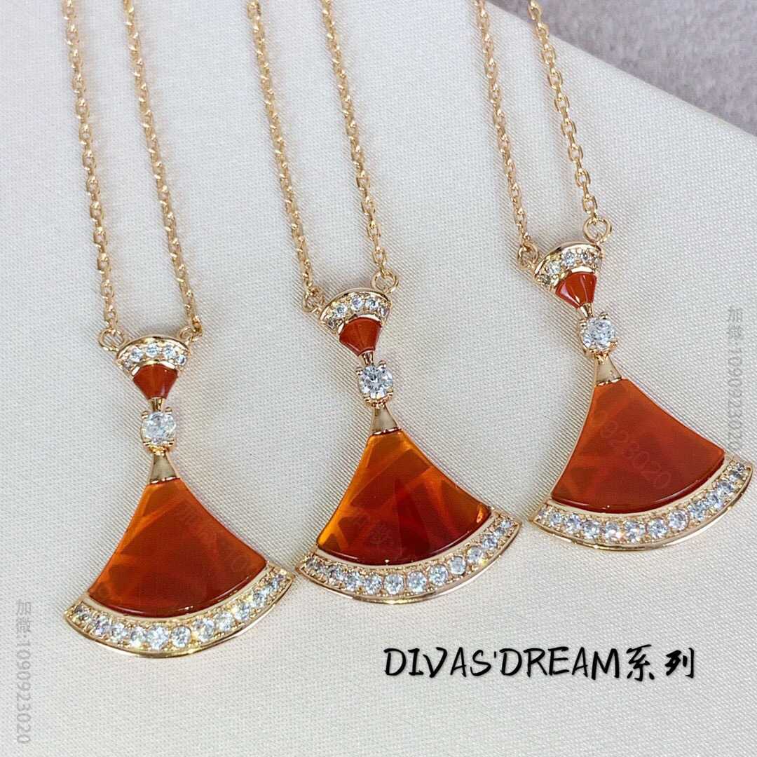 BVLGARI宝格丽DIVAS DREAM系列红玛瑙扇子项链