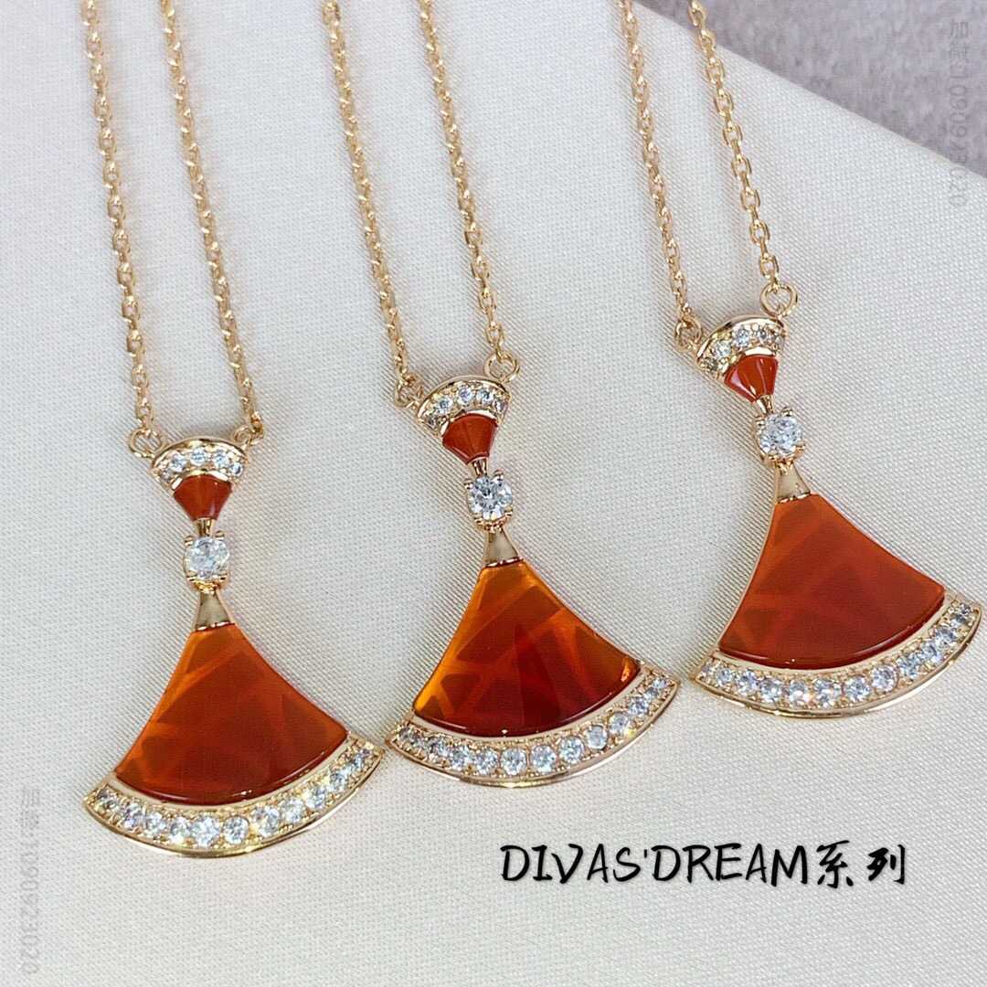 BVLGARI宝格丽DIVAS DREAM系列红玛瑙扇子项链