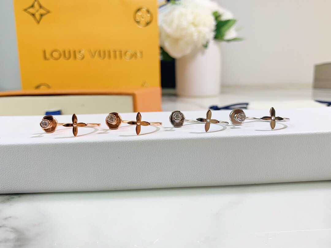Louis Vuitton 路易威登19新款lv耳钉耳环