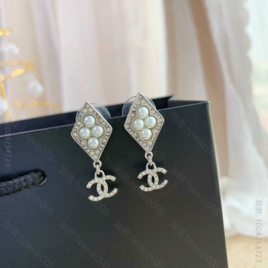 CHANEL香奈儿双c珍珠菱形银色 4颗珍珠 耳钉耳环 C77956 