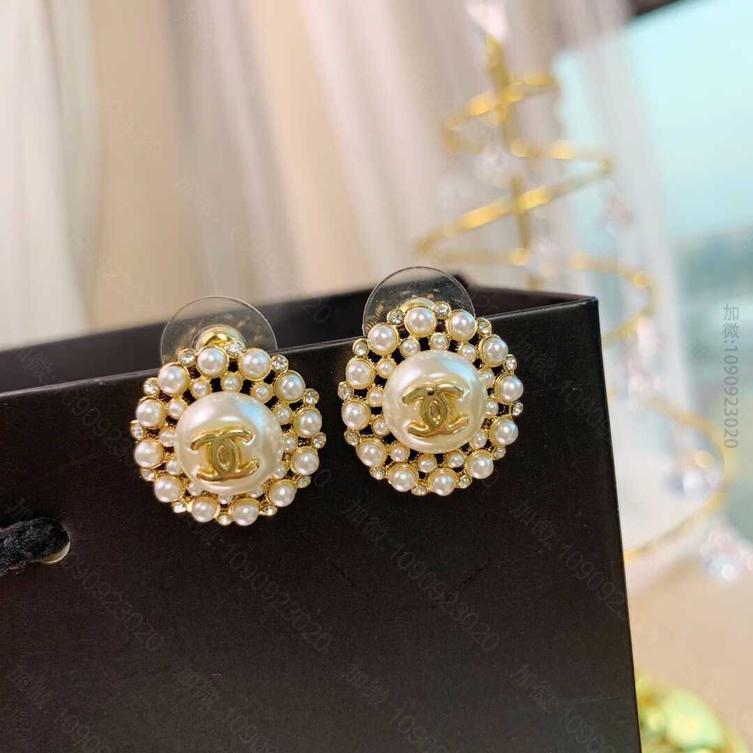 20年新款 CHANEL双c 圆形满钻耳钉耳环