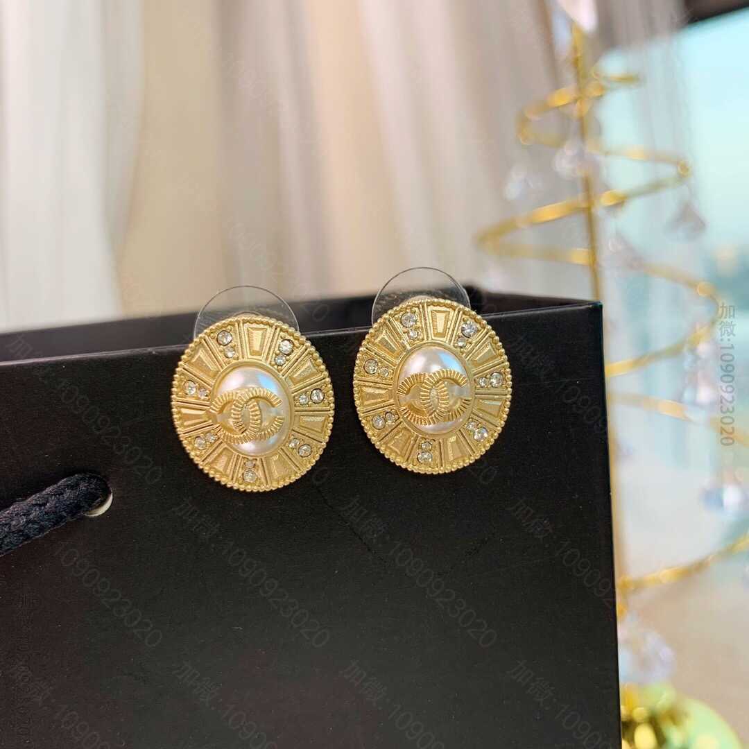 20年新款 CHANEL双c 椭圆形耳钉耳环