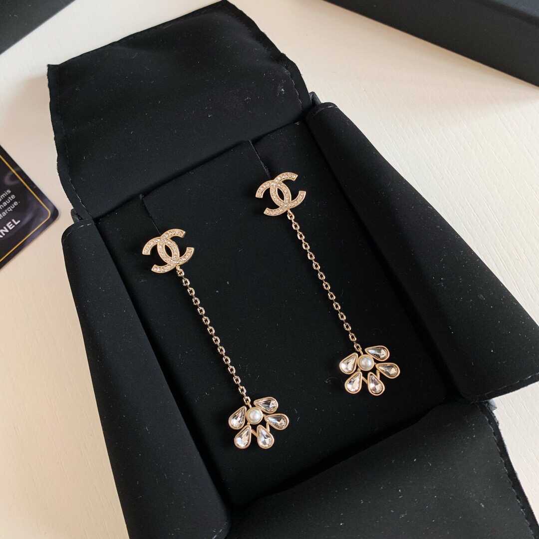 CHANEL香奈儿 专柜新款 小香家珍珠镶钻耳环