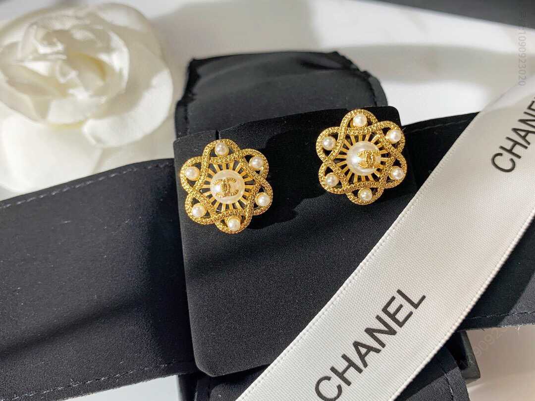 新款 CHANEL香奈儿双c珍珠耳钉耳环