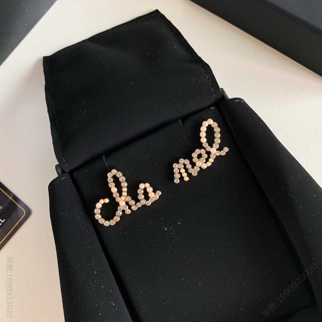 chanel 专柜新款 香奈儿字母耳环ZP开模定制耳环