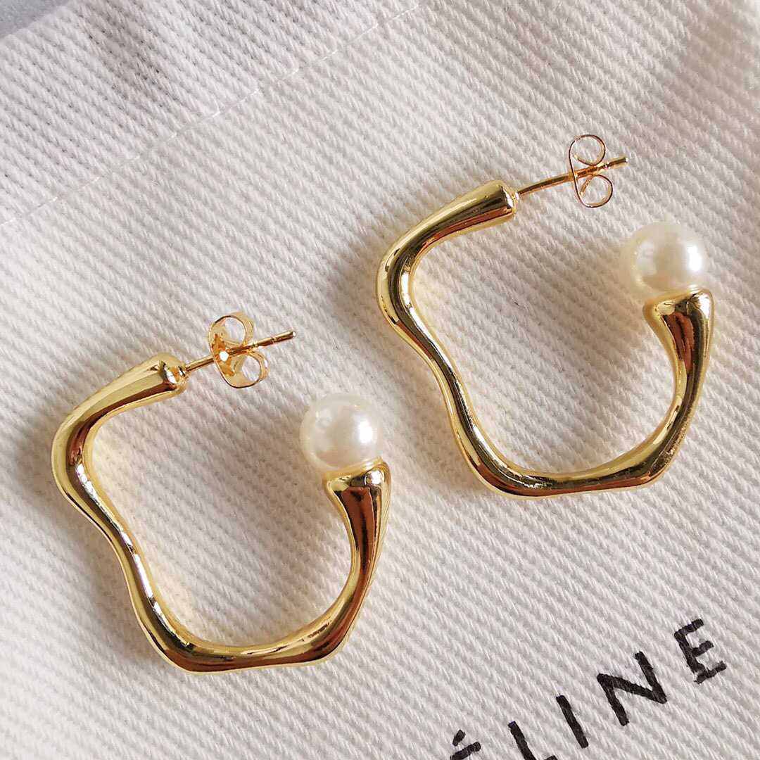 Celine赛琳 金色黄铜搭配珍珠装饰黄铜珍珠耳环