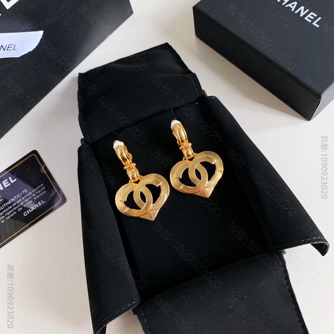 chanel香奈儿 黄铜爱心形状装饰ZP开模定制耳环爱心双C耳环