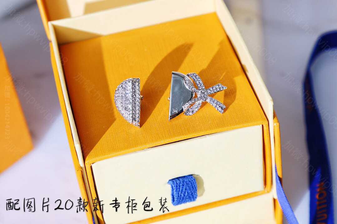 LV耳环饰品 Louis Vuitton 路易威登 lv爱心耳钉耳环 