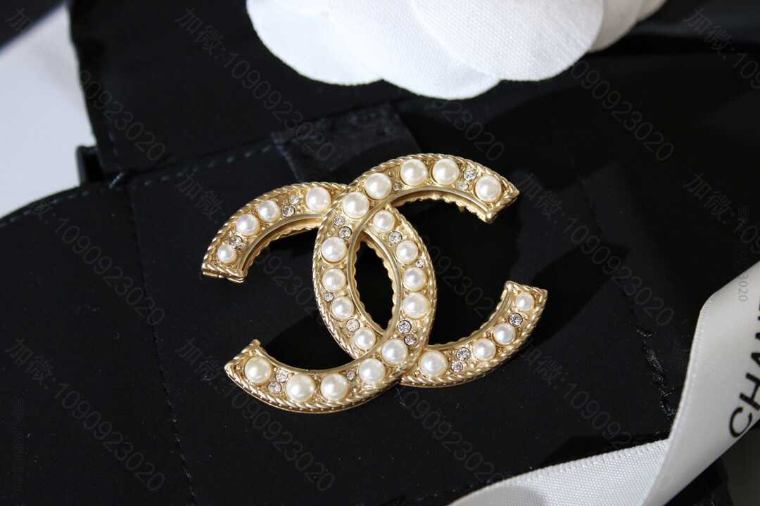 新款 CHANEL香奈儿双c珍珠胸针