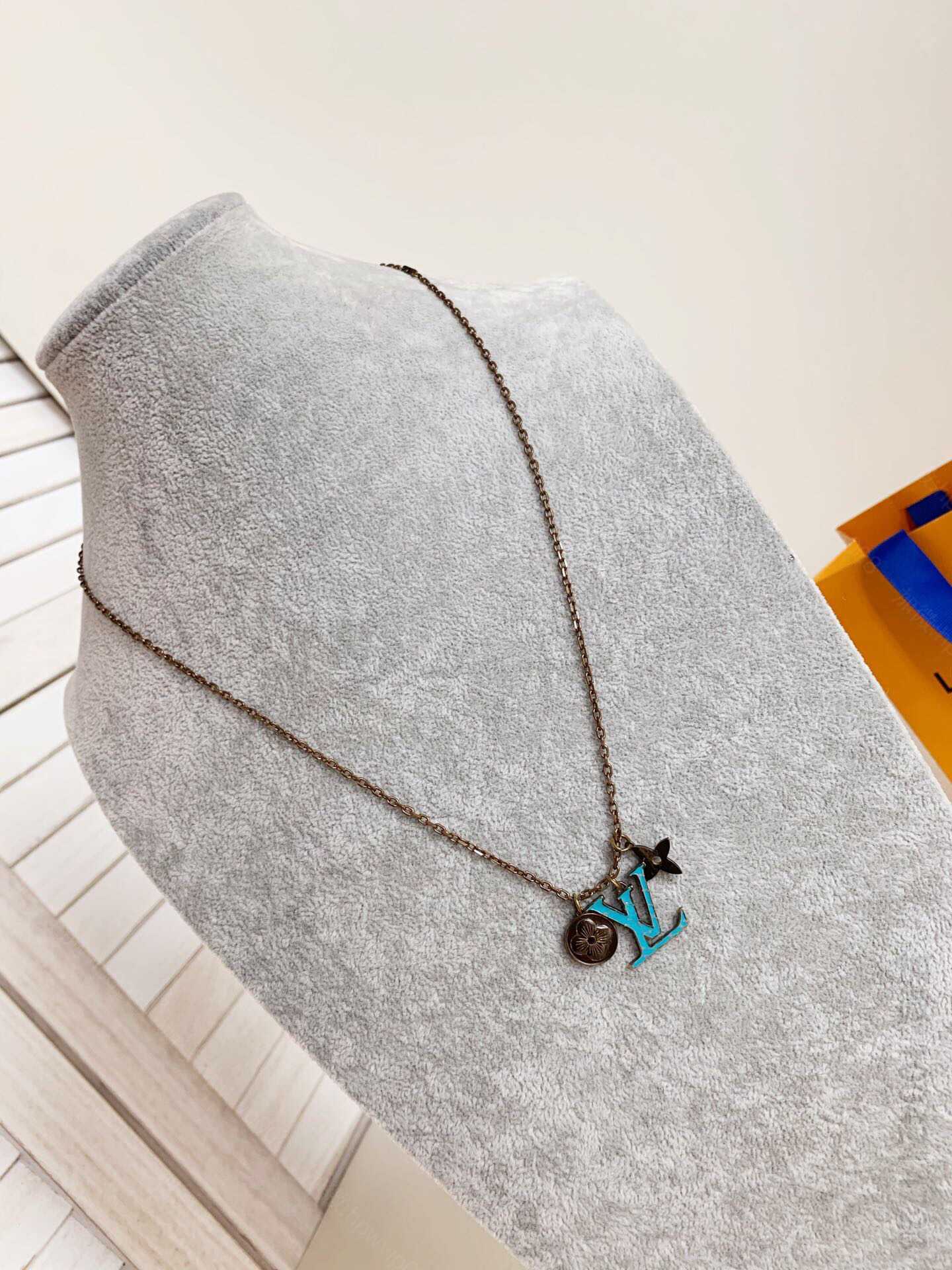 原单LV项链 LV项链 LV/路易威登 专柜新品 PENDANT CHAIN LV TURQUOISE 项链 LV饰品 