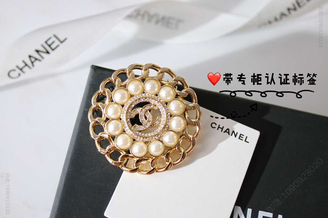 新款 CHANEL香奈儿双c珍珠胸针