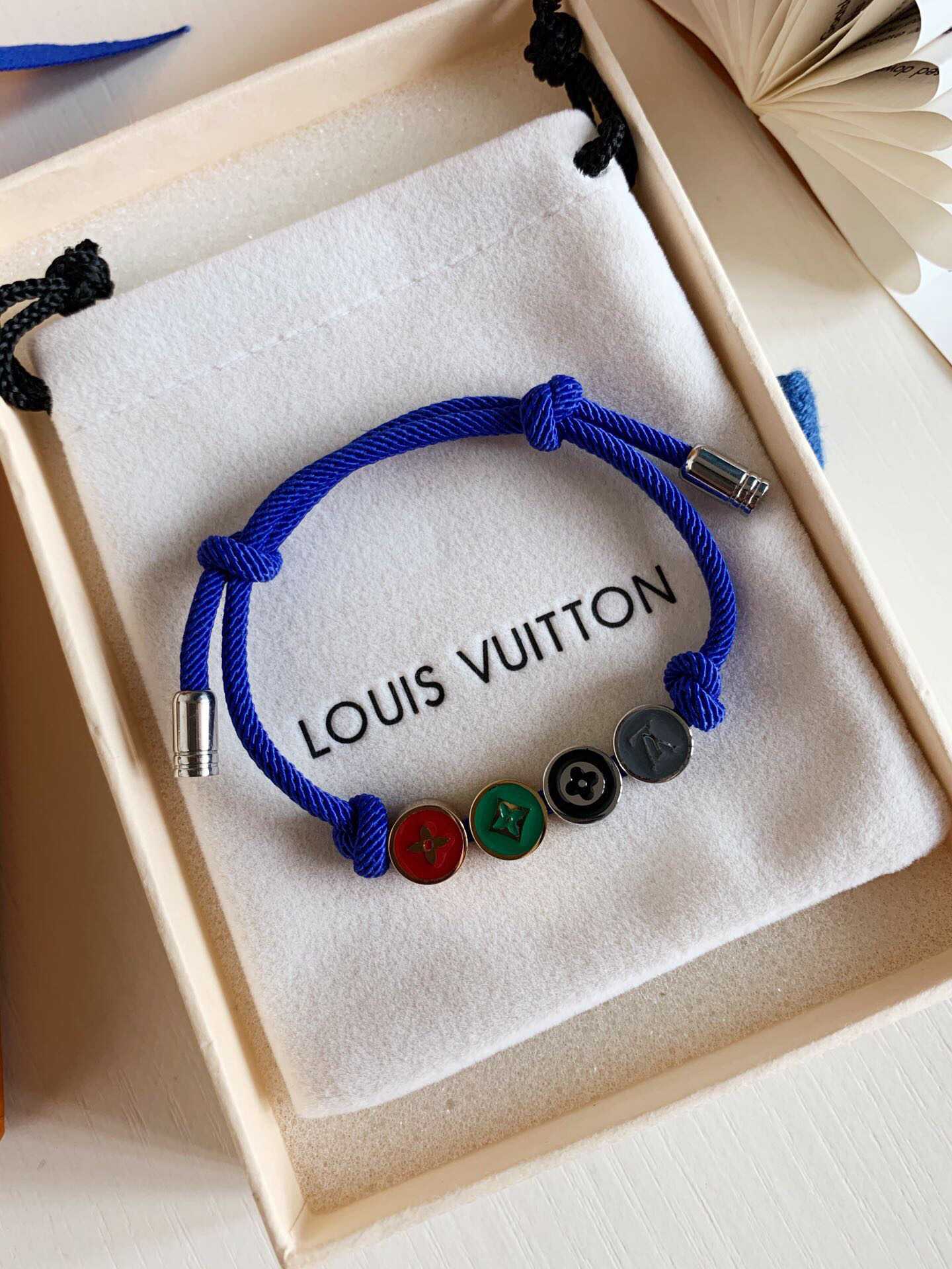 Louis Vuitton 路易威登 LV尼龙绳手链