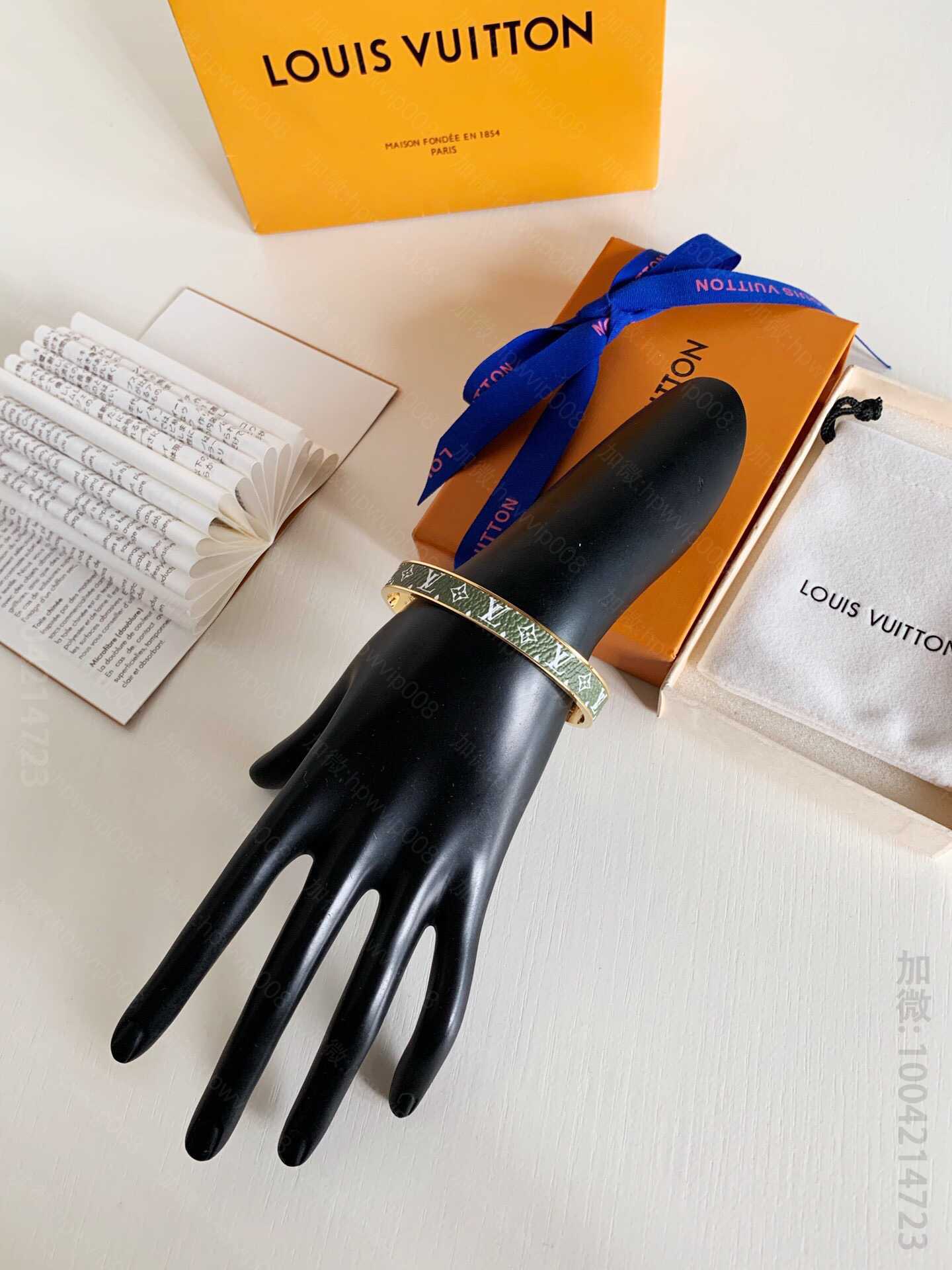 奢侈名品LV手镯首饰 奢侈名品LV手镯 Louis Vuitton 路易威登 LV老花手镯 LV首饰网站 