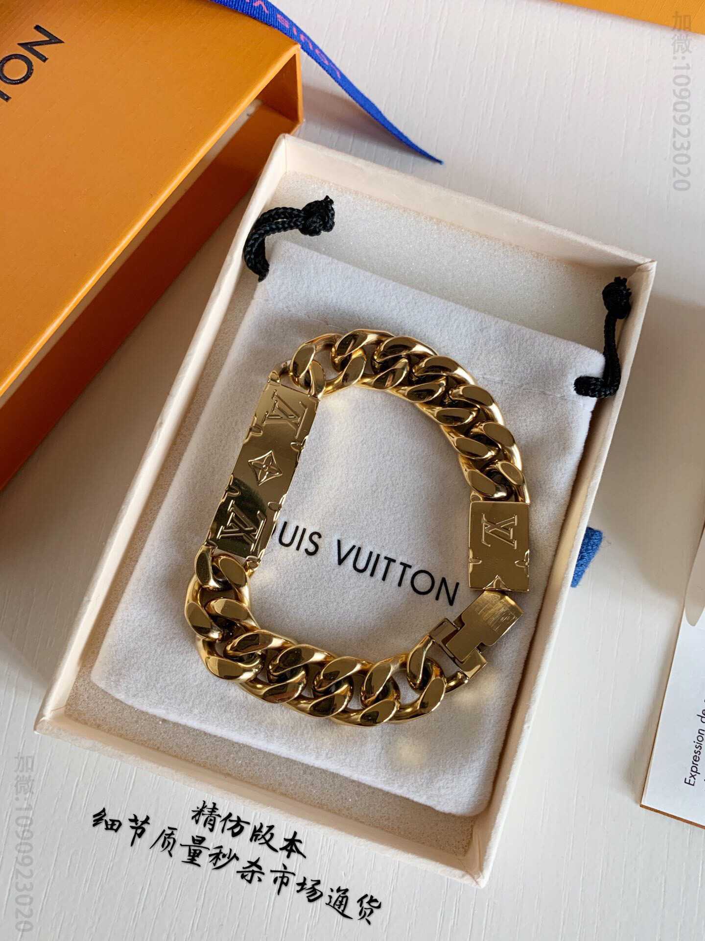 LV路易威登 专柜热卖款 纯钢色 MONOGRAM 链式手链
