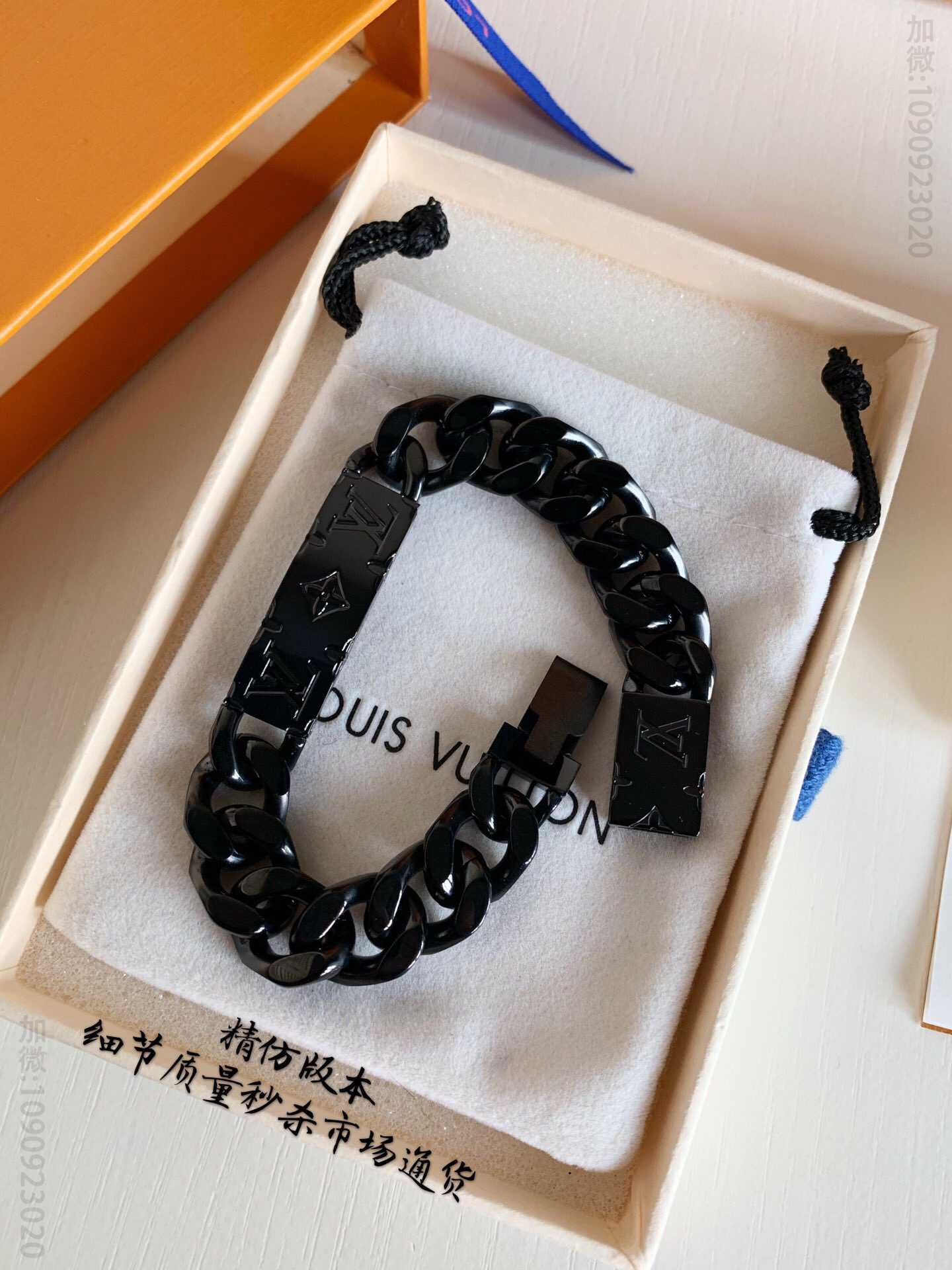 LV路易威登 专柜热卖款 纯钢色 MONOGRAM 链式手链