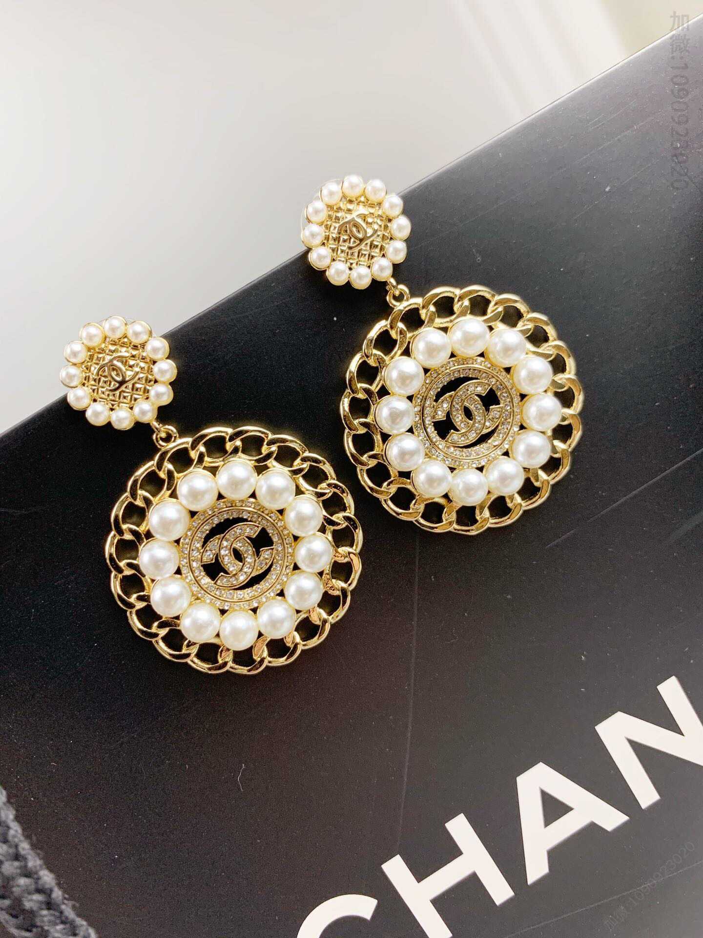 新款 CHANEL香奈儿双c珍珠耳钉耳环