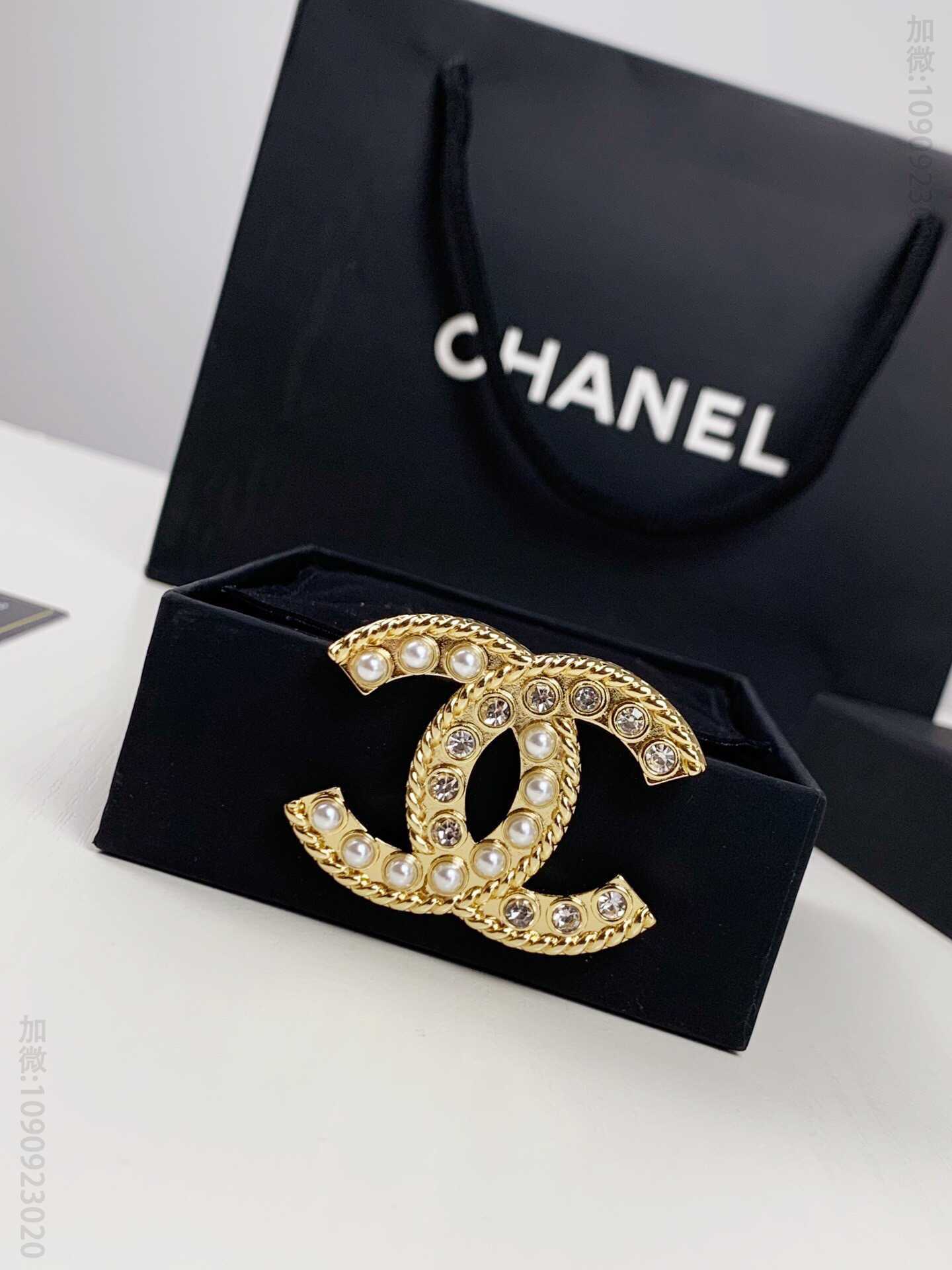 新品 CHANEL经典双C珍珠胸针