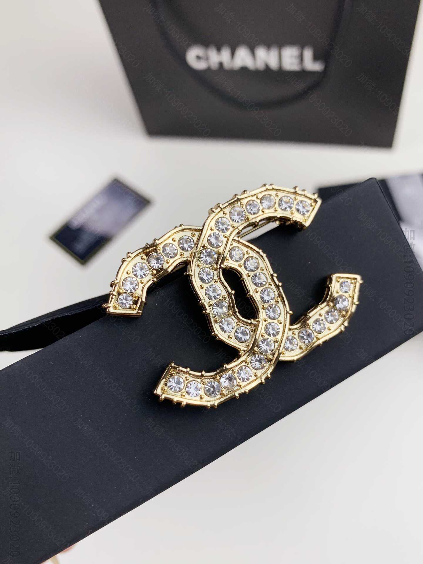 新品 CHANEL经典双C满钻胸针