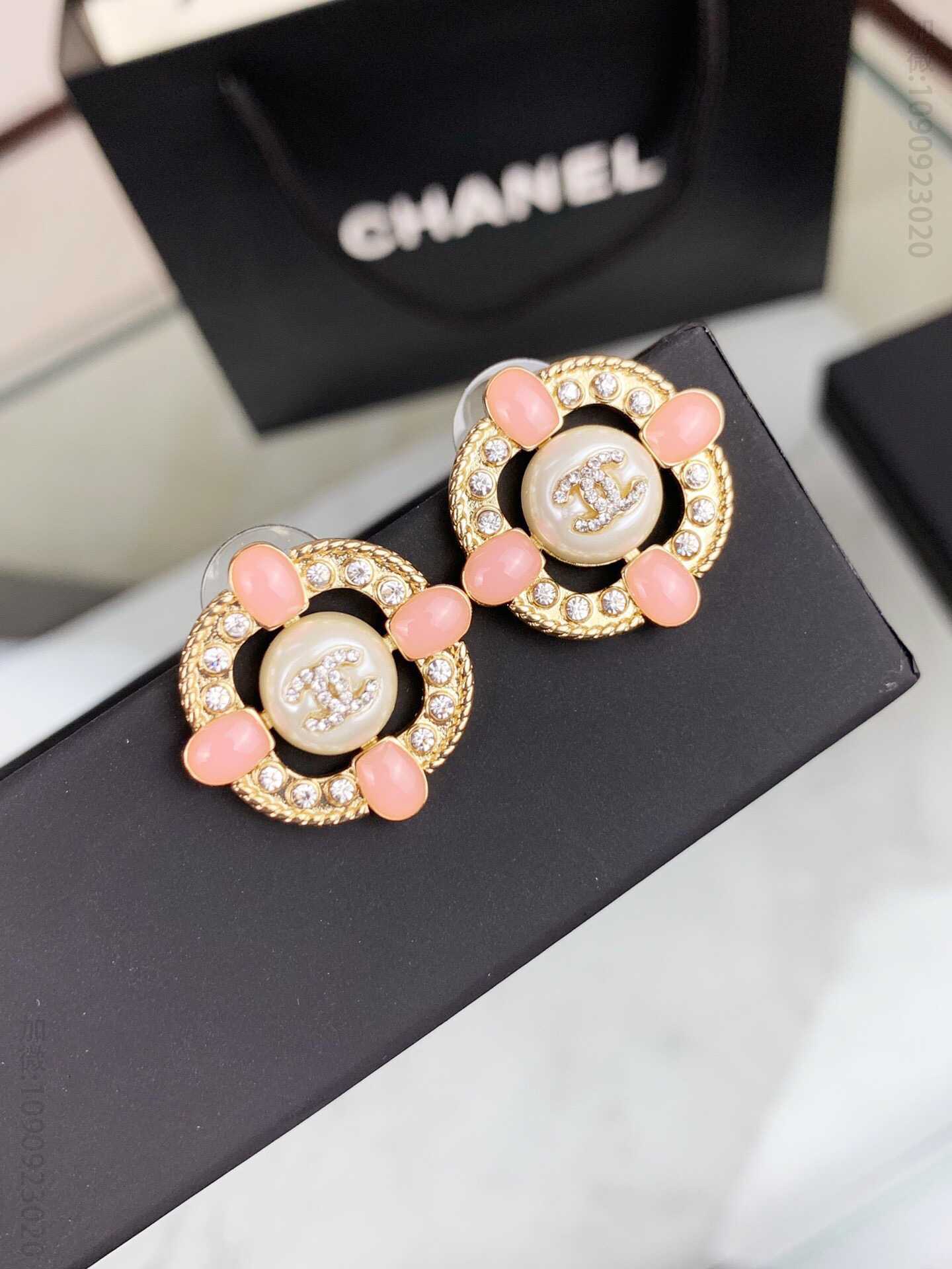 新品 CHANEL经典双C粉色宝石 镶钻耳环 耳钉