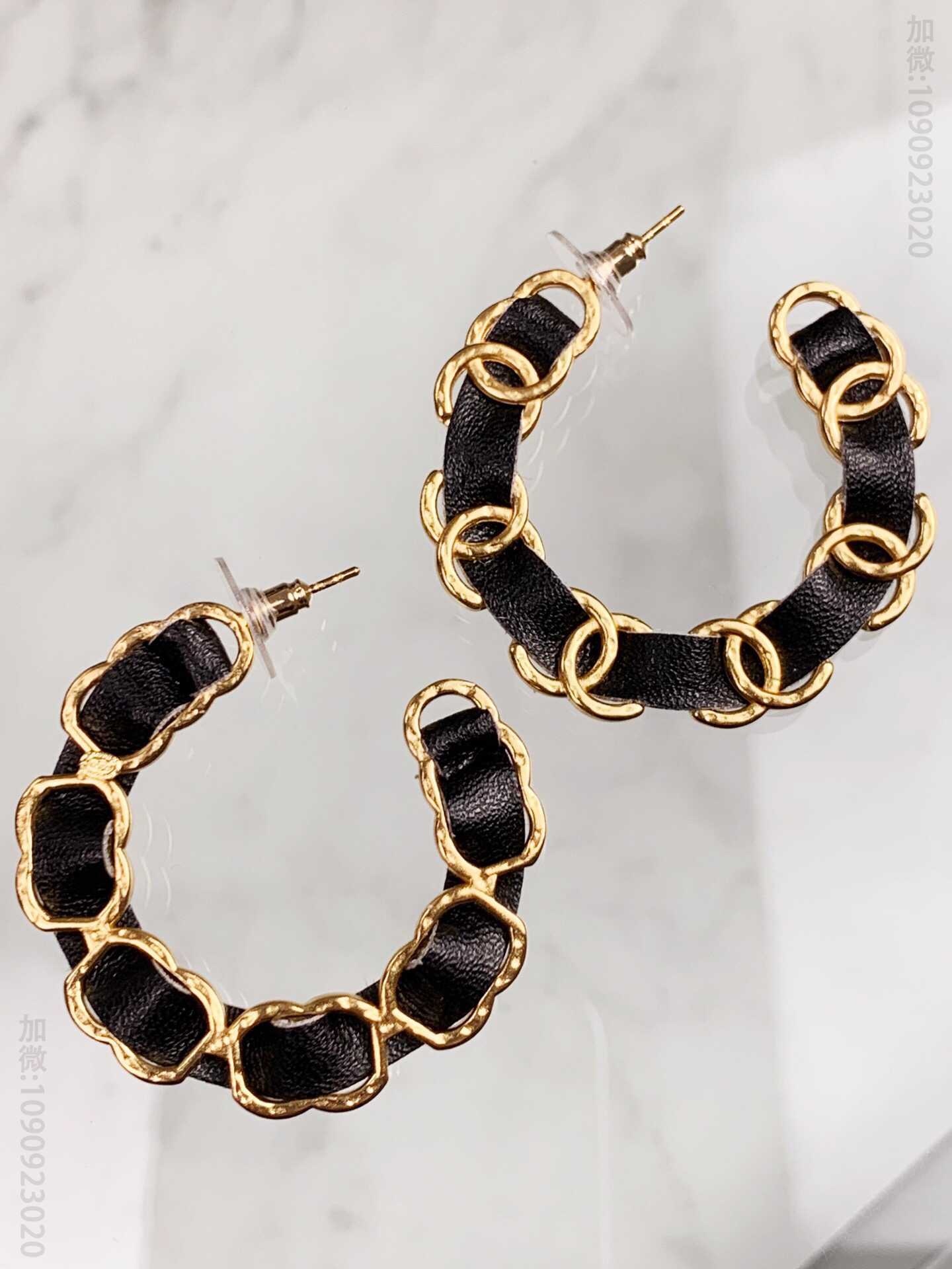 新品 CHANEL经典黑皮绳 耳环 耳钉