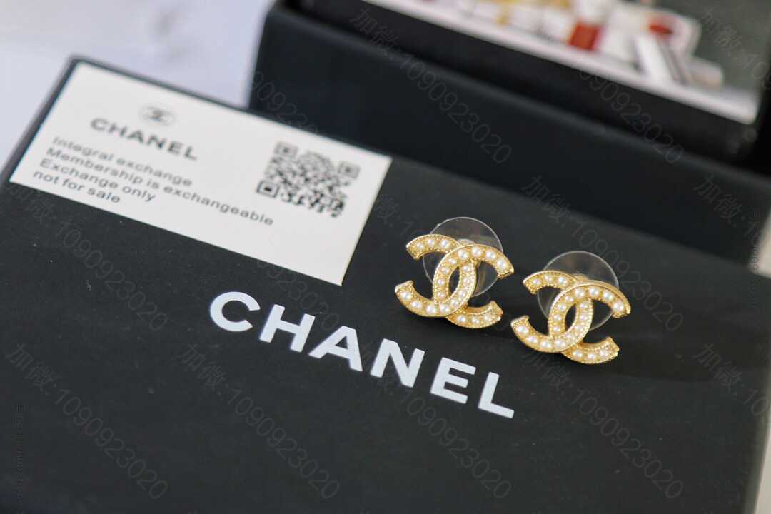 新款 CHANEL香奈儿耳钉耳环