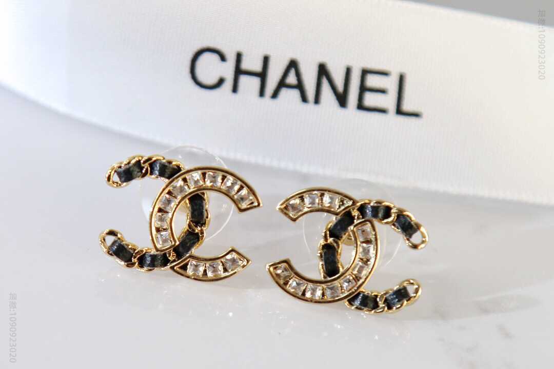 新款 CHANEL香奈儿耳钉耳环