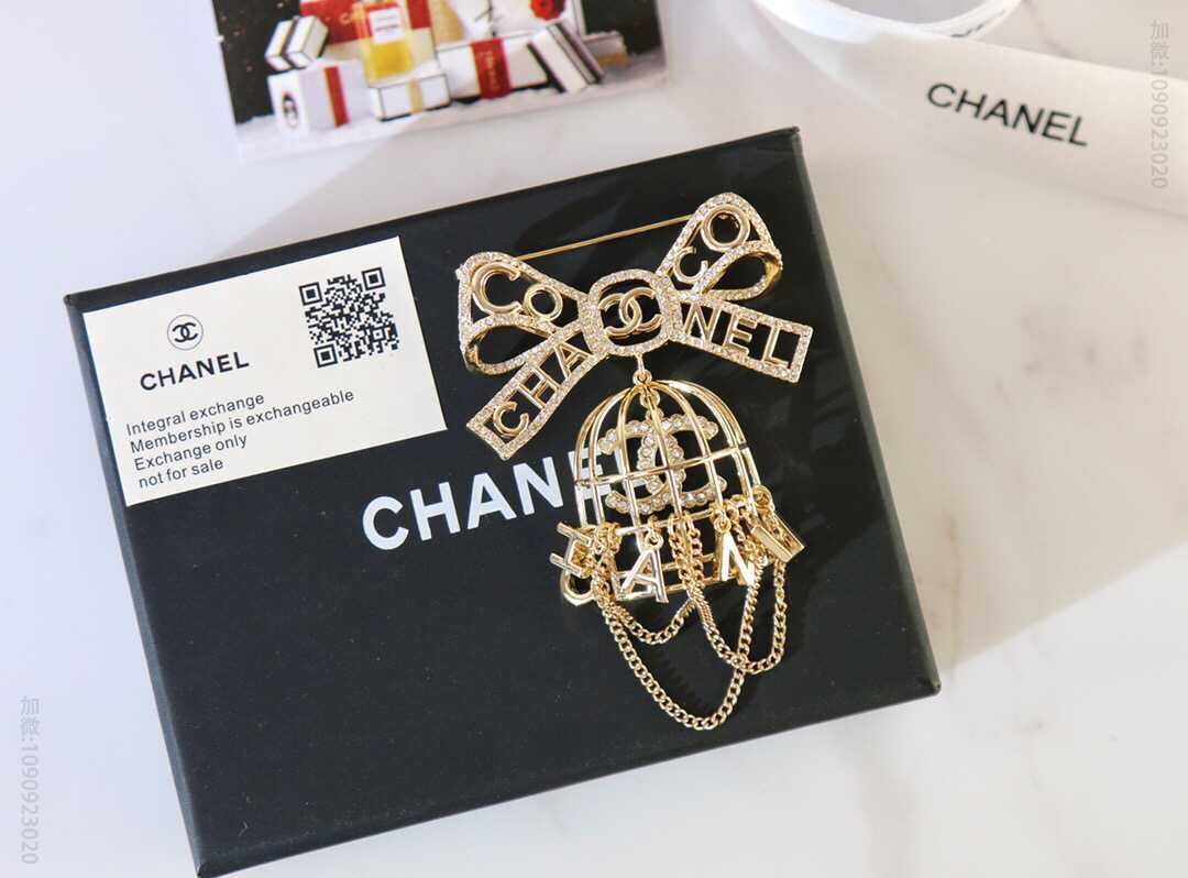 新款 CHANEL香奈儿双c蝴蝶结鸟笼胸针