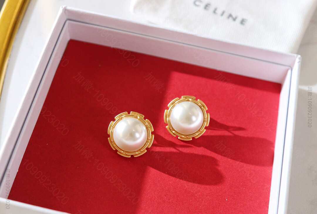 C93592_Celine赛琳珍珠耳钉耳环 原单赛琳耳环货源