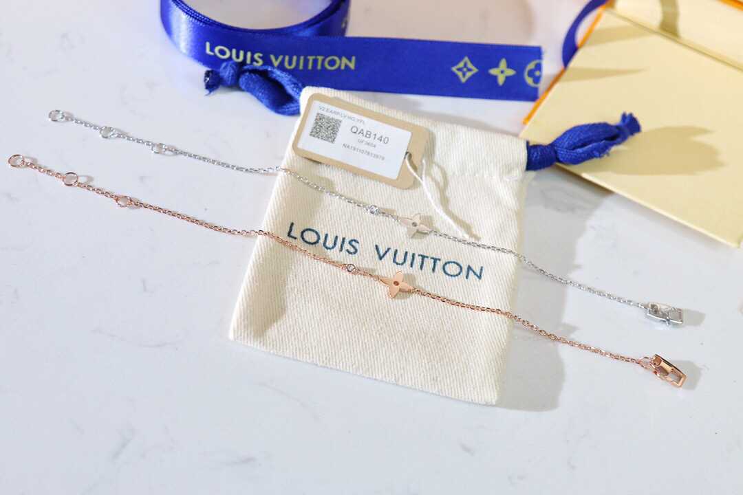 高仿路易威登手链 路易威登手链饰品 Louis Vuitton 路易威登 925纯银材质手链 