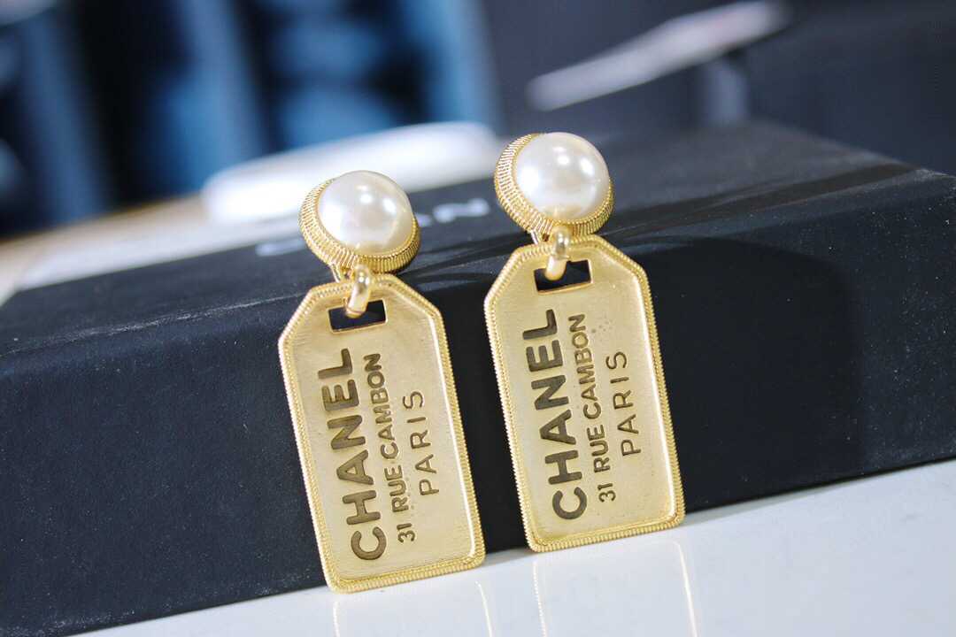 新款 CHANEL香奈儿复古耳钉耳环