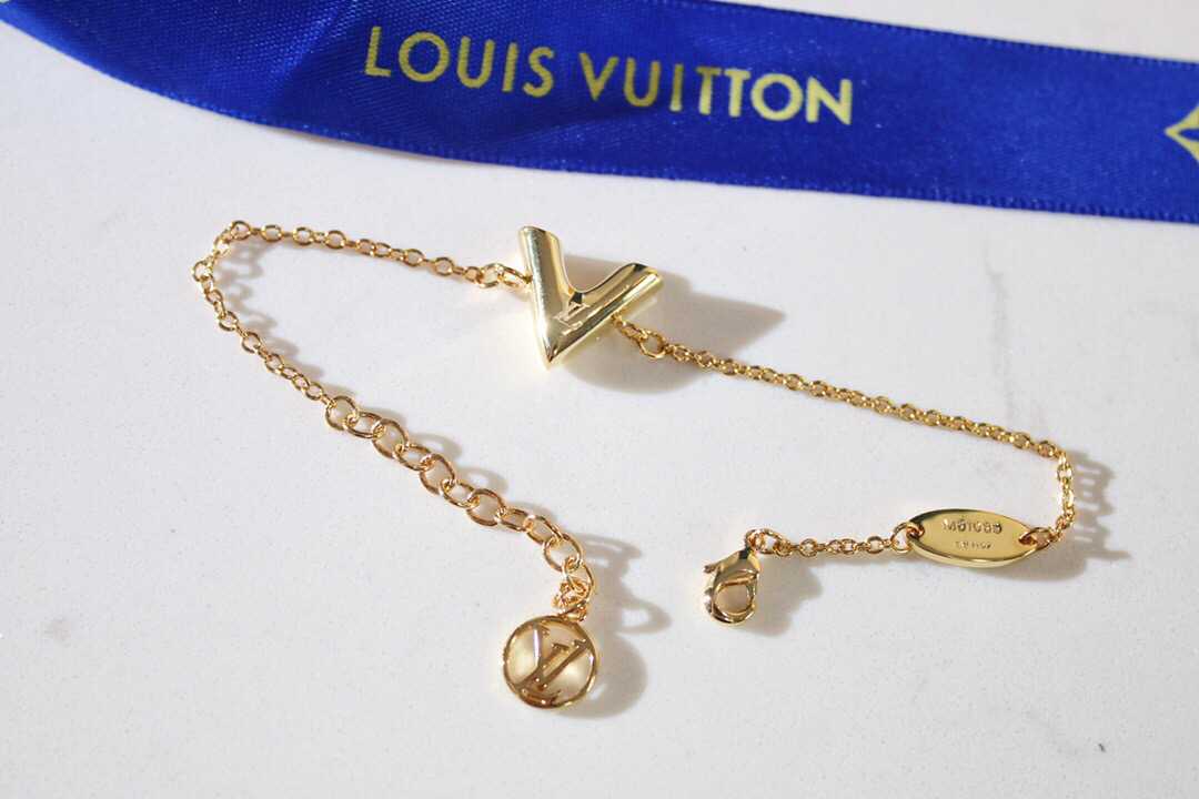 Louis Vuitton 路易威登 lv字母手链