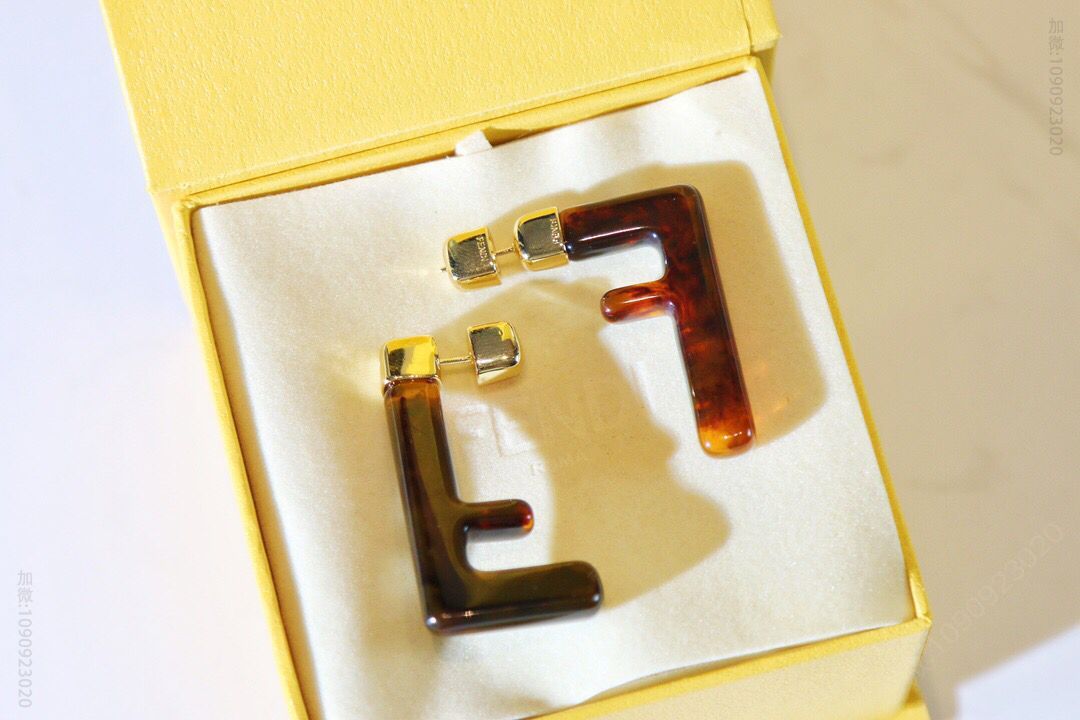新款 FENDI芬迪FF字母耳钉耳环