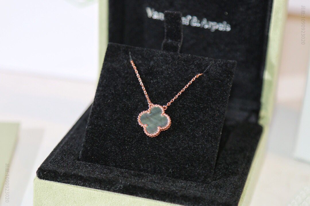 Van Cleef &Arpels 梵克雅宝四叶草项链