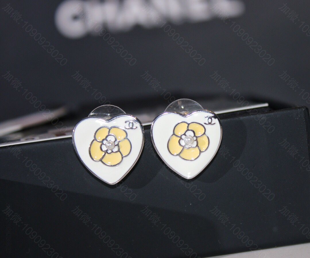 新款 CHANEL香奈儿Jennie同款vintage中古桃心耳钉耳环
