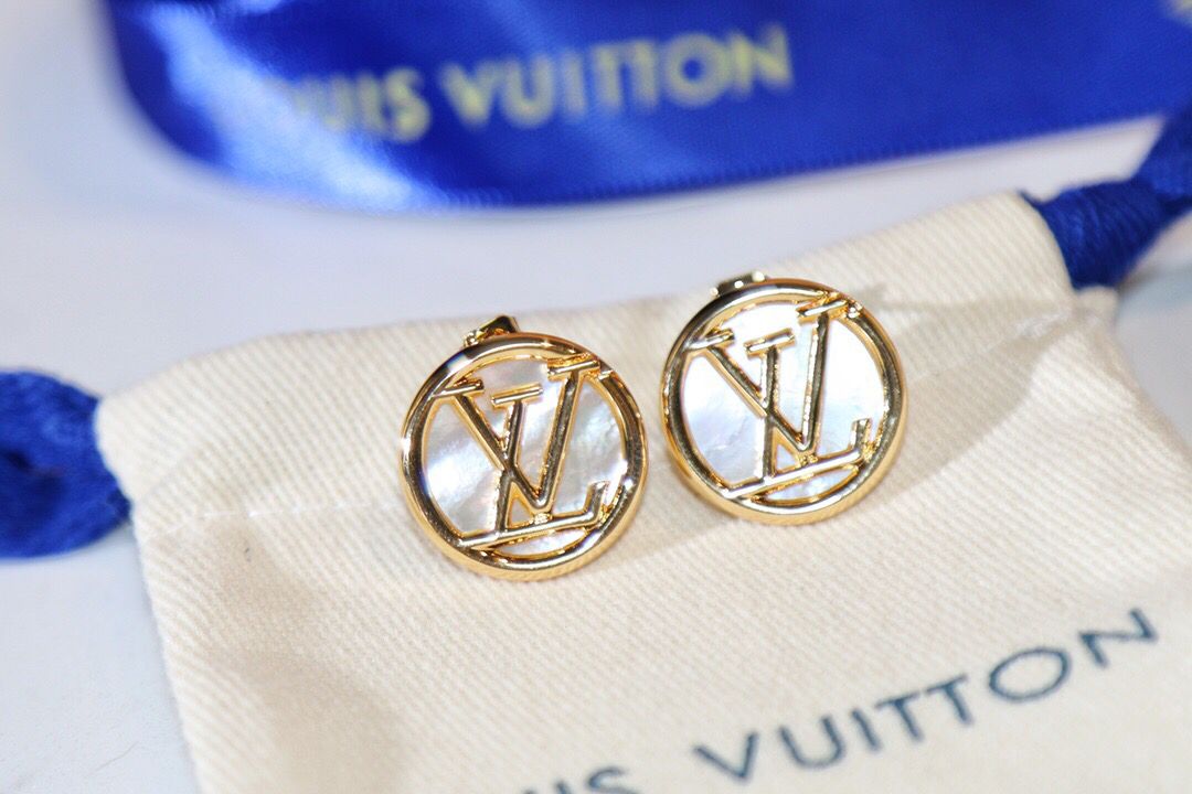 Louis Vuitton 路易威登 lv白贝母耳钉