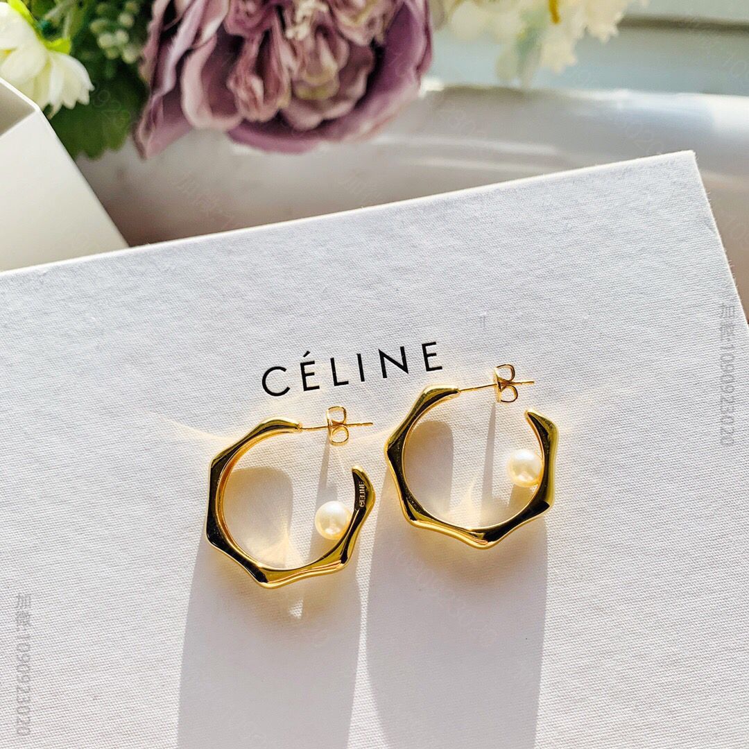 新款Celine赛琳耳钉耳环