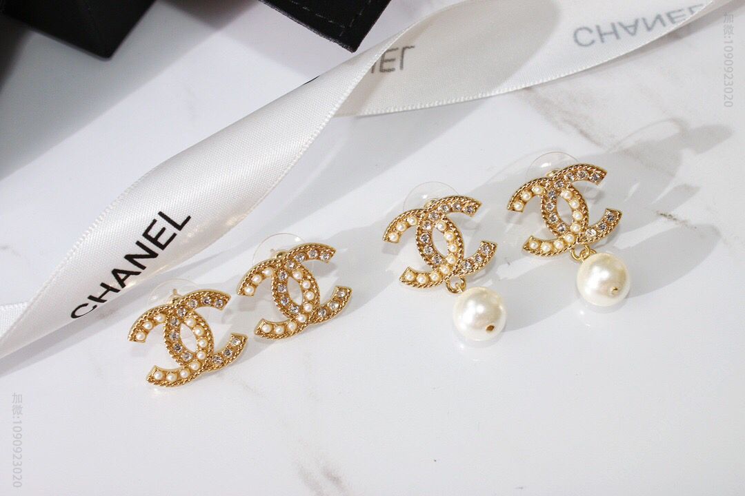 新款 CHANEL香奈儿双c珍珠耳环耳钉