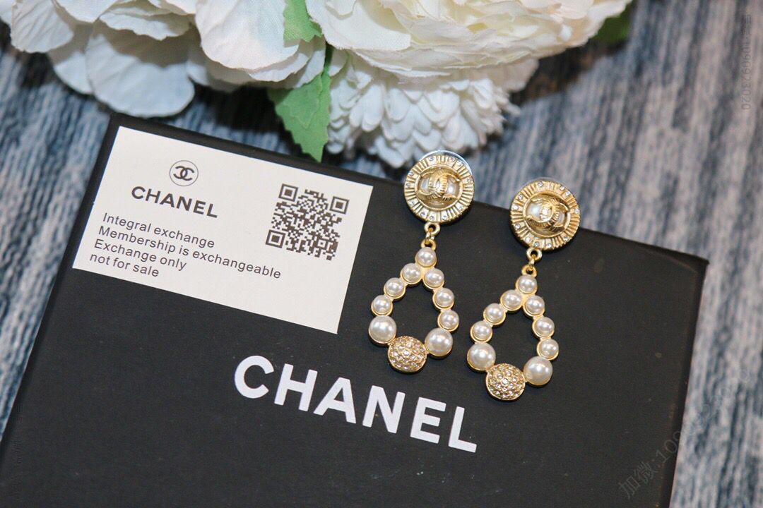 新款 CHANEL香奈儿双c珍珠耳钉耳环