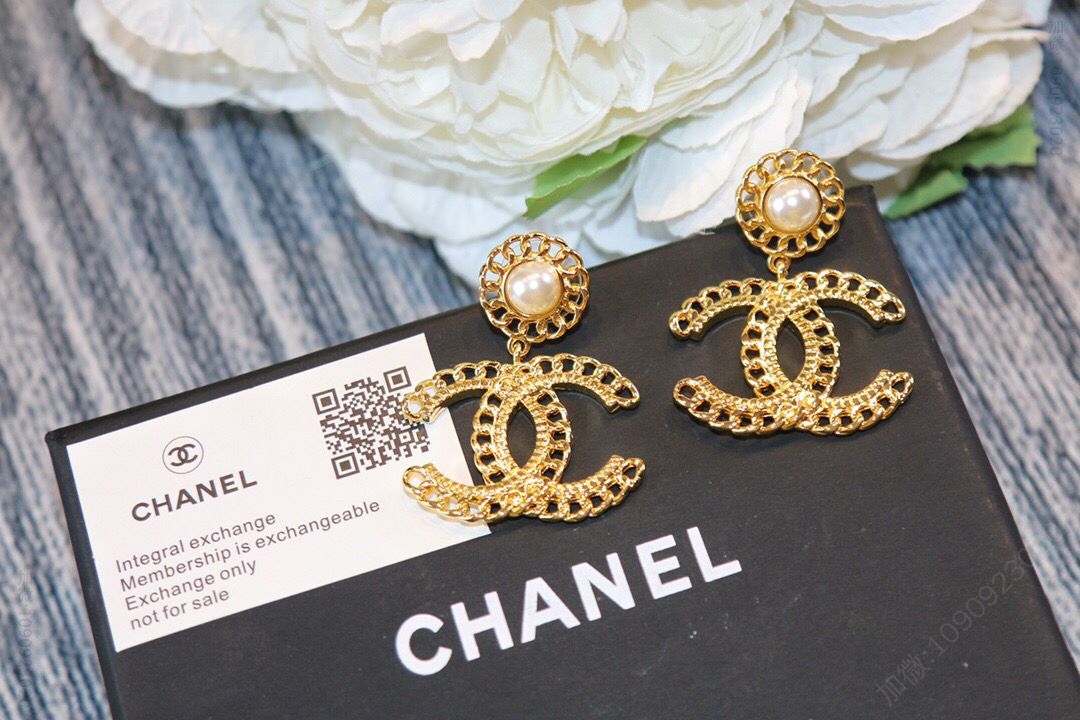 新款 CHANEL香奈儿双c珍珠耳环耳钉