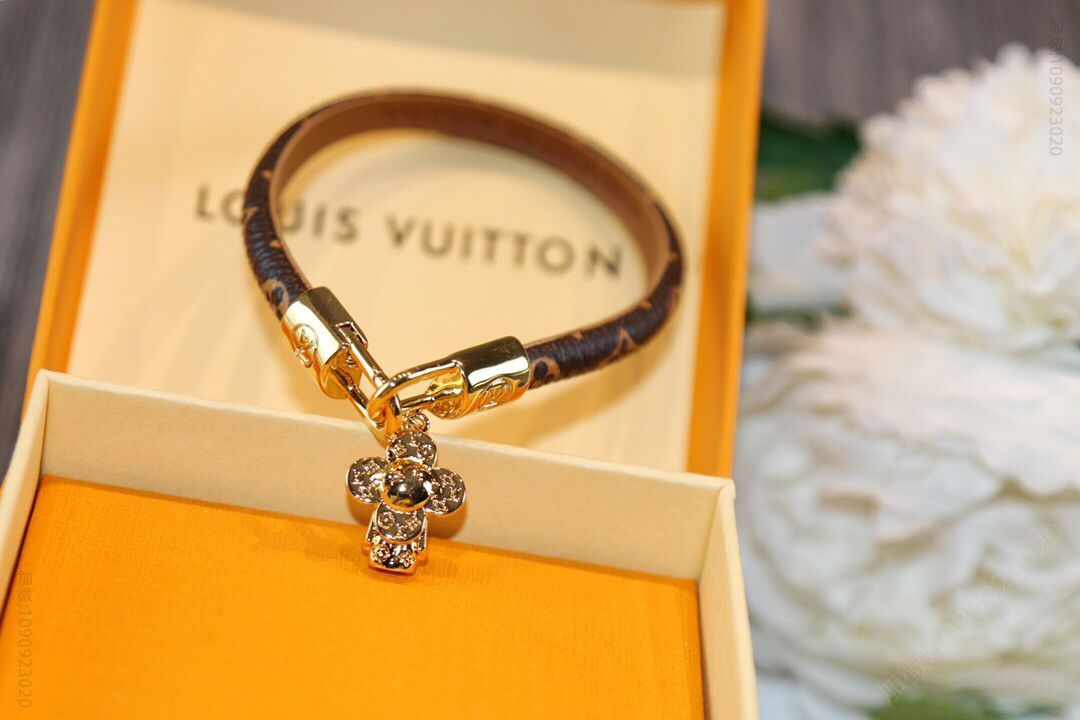 Louis Vuitton 路易威登 LV太阳花皮绳手链