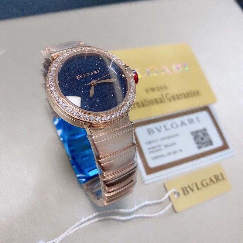 宝格丽LVCEA系列最新款采用蓝晶沙Aventurine制作表盘腕表