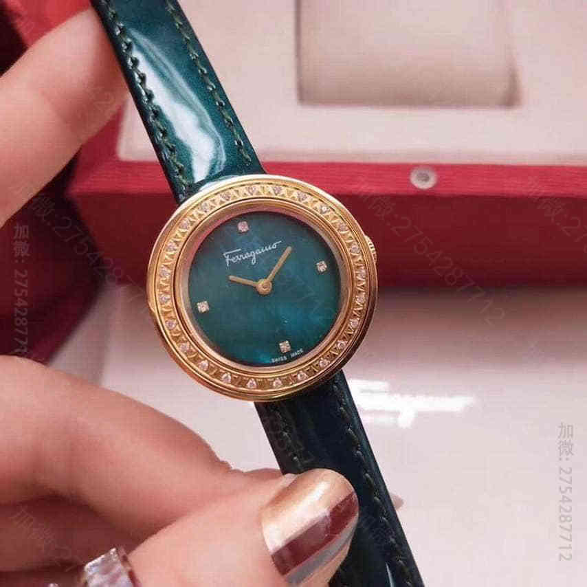 菲拉格慕女士腕表 菲拉格慕 Ferragamo最新Gilio 系列镶钻蓝宝石玻璃佛罗伦萨著名的紫百合图案女款腕表 
