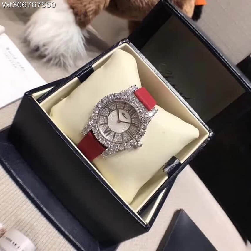 Chopard萧邦珠宝系列镀18K金镶钻 瑞士原厂机芯 Chopard最为经典的系列女款腕表