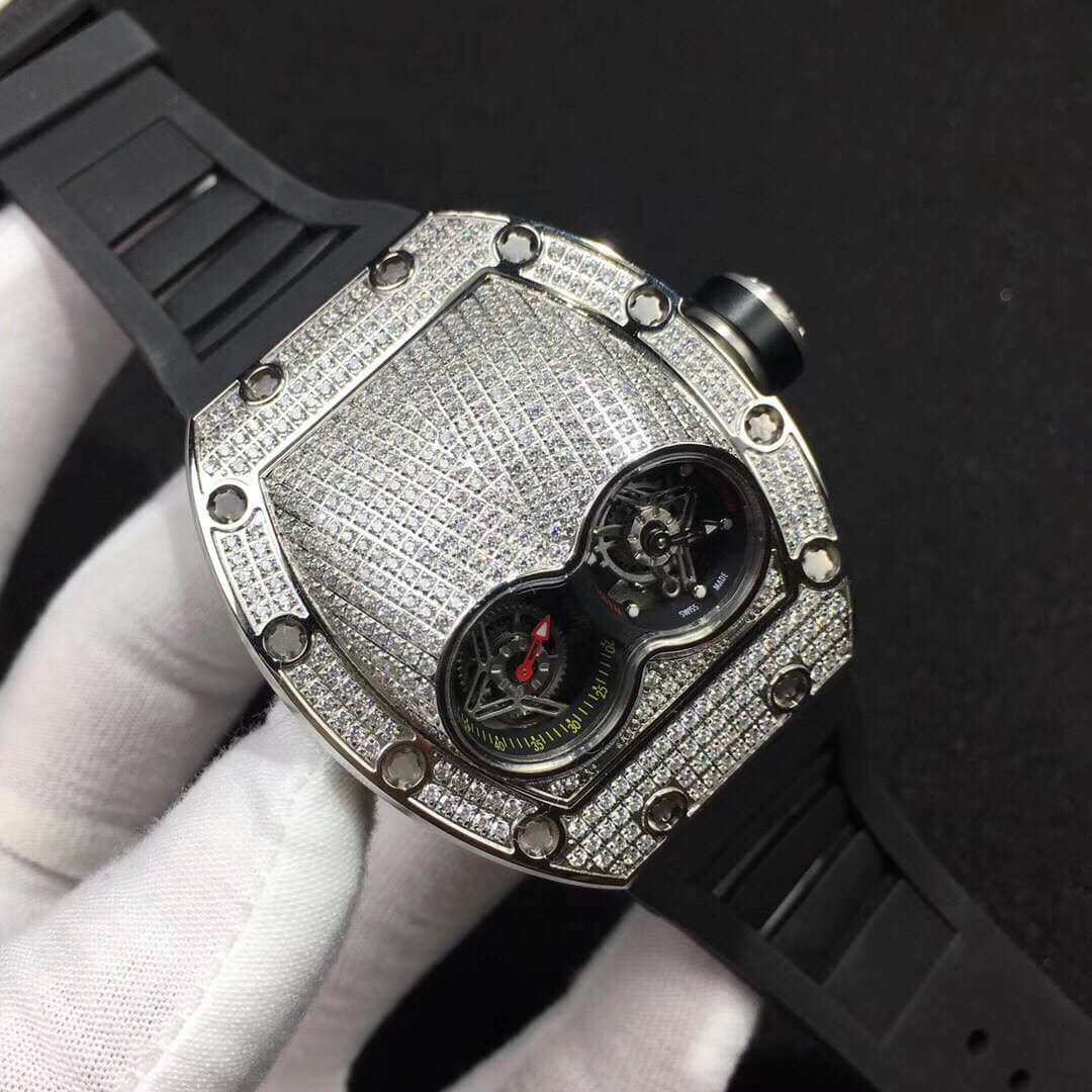 理查德米勒RM-053 其优雅的弧度是在Richard Mille 时计腕表